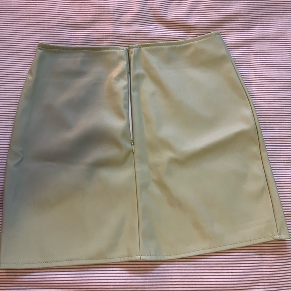 NWT* fake leather mini skirt - Picture 2 of 4